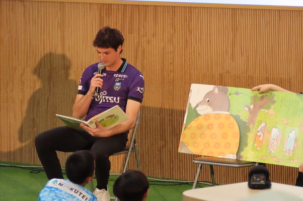フロンターレ選手と本を楽しもう！川崎フロンターレ選手による読み聞かせイベントの参加者募集