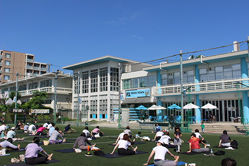 宮前区と一緒に! 芝生de産後YOGA